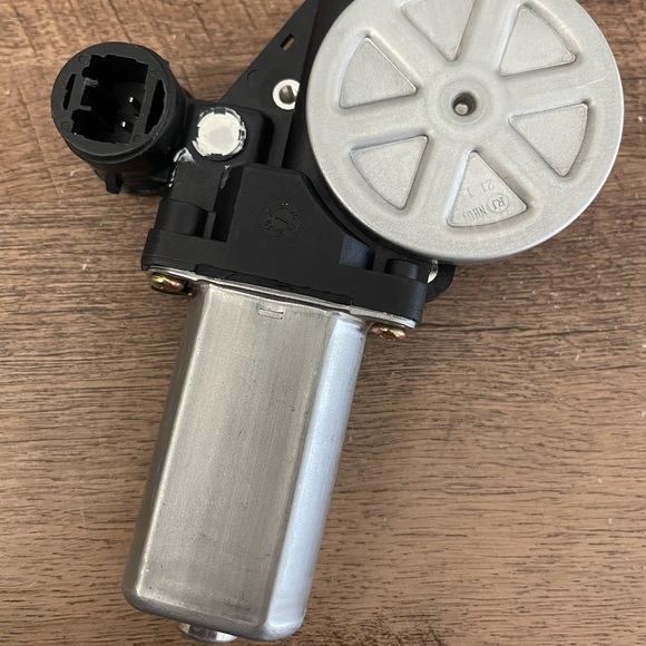 Motor replacement - Picture 2 of 10